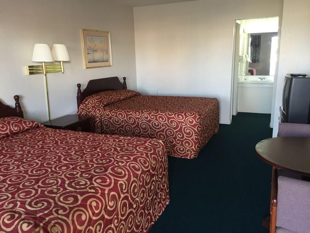 Economy Inn St. James 外观 照片